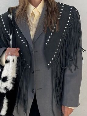Fabulous vintage BNWT Diamond Leathers Black Suede Boho Fringe Western Shawl